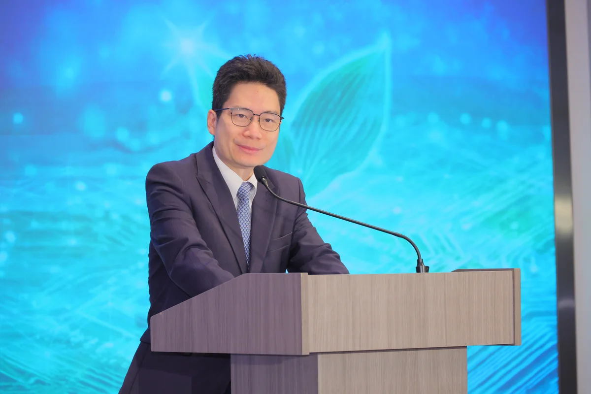 財政司司長首席助理秘書長陳志華強調香港對可持續發展的承諾，並擔任國際綠色及可持續金融中心的領導角色。